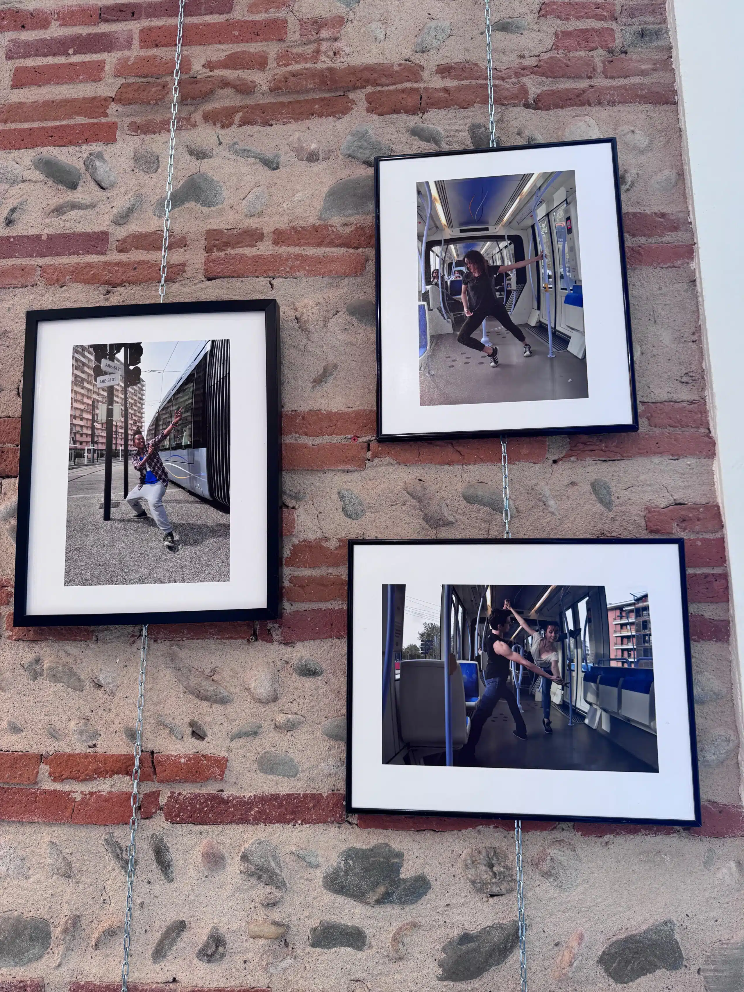 Le tram danse - exposition de M.Salmon à la mairie de Longages